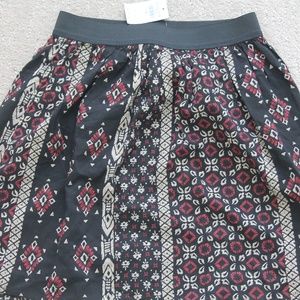 NEW Hollister patterned skirt XS